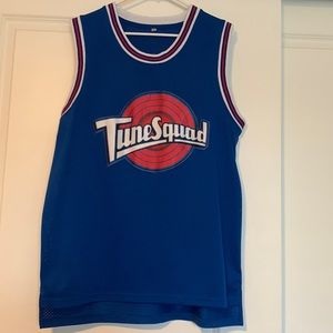 Men’s tune squad jersey size large
